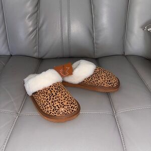 EMU Ridge Leopard Print Cozy Fleece Lined Shearling Slippers Size 6 NWT